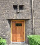 Schitterend metselwerk rondom de zijdeur.
<br/>
Richard Keijzer, 2012-08-08